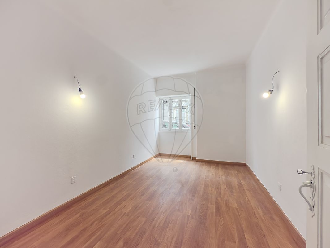 listing 125471124-128 picture-0