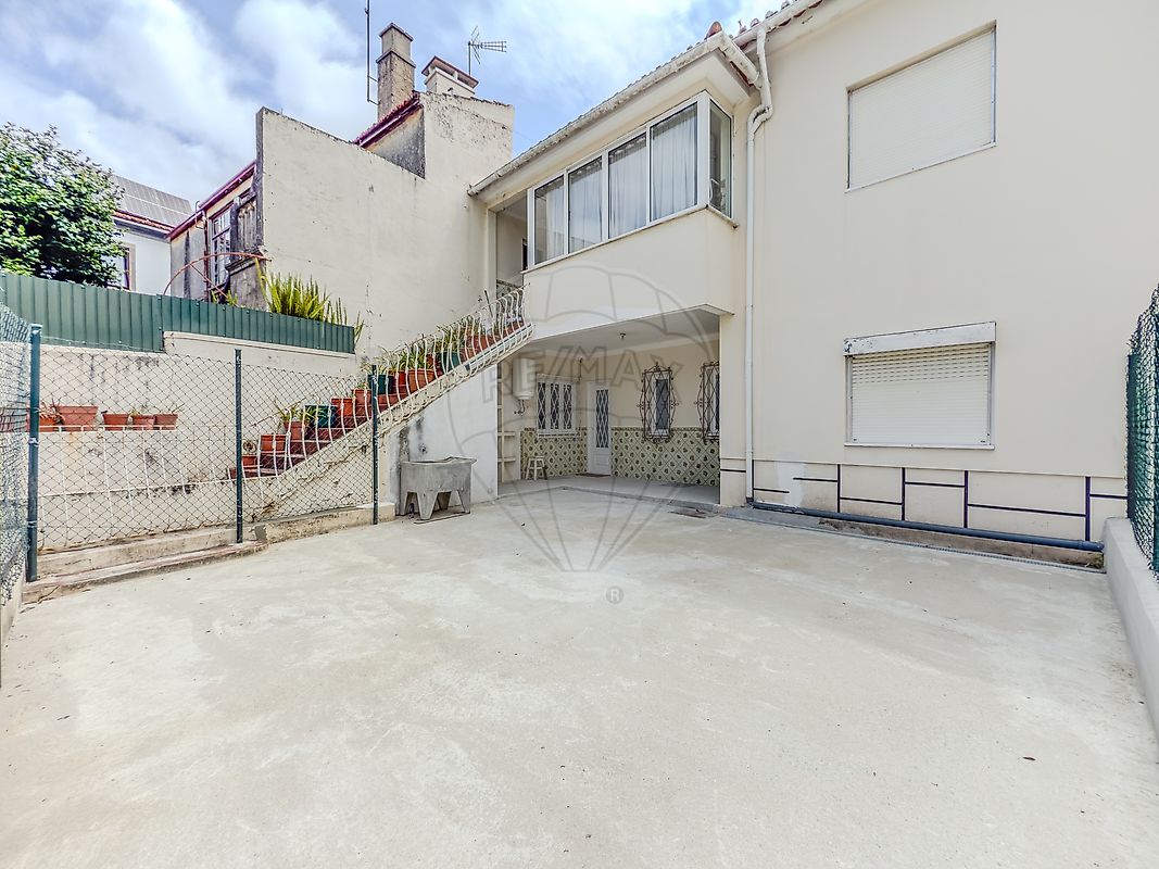 listing 125471124-128 picture-0