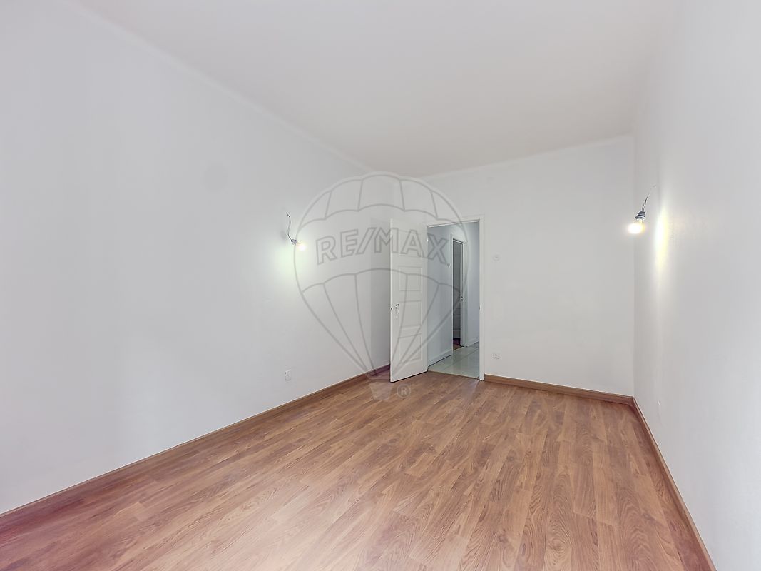 listing 125471124-128 picture-0