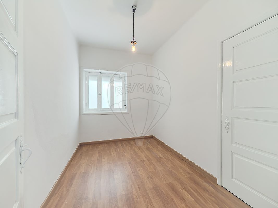listing 125471124-128 picture-0
