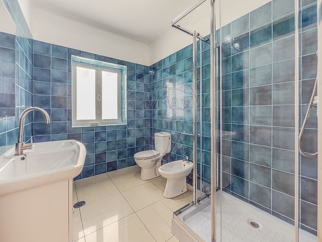 listing 125471124-128 picture-0