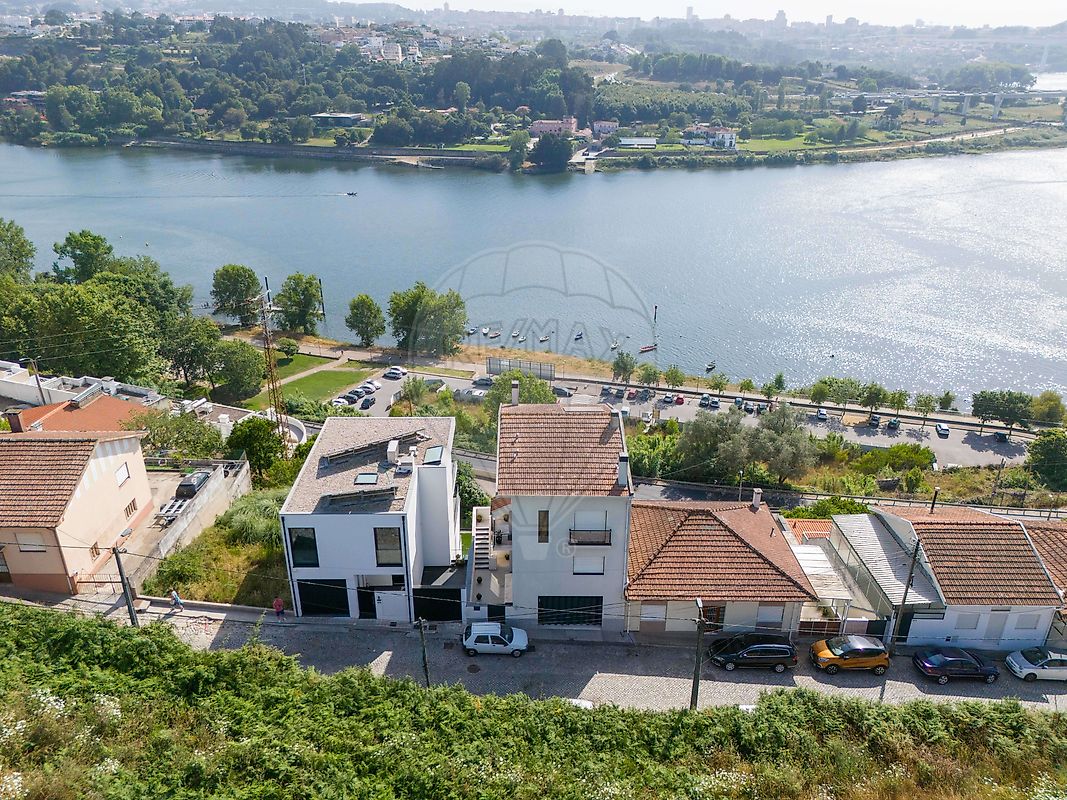 Moradia T6 à venda em Gondomar