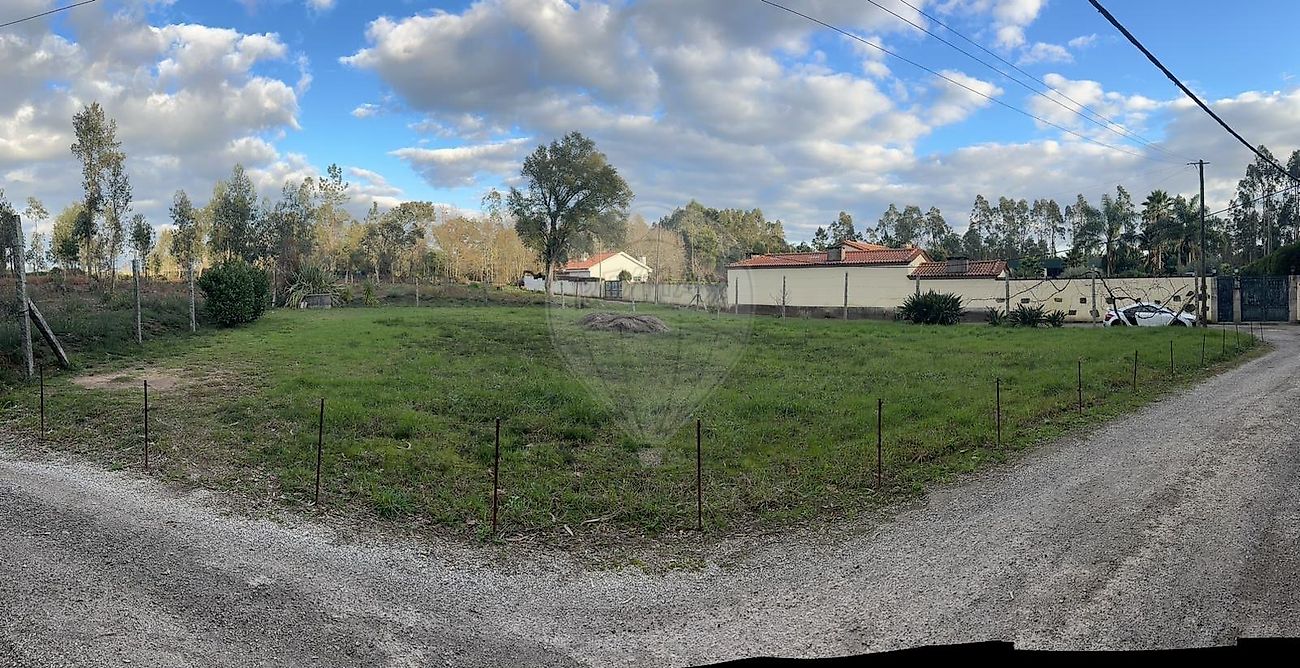 Terreno à venda em Vila Nova de Gaia
