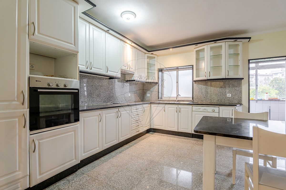 Apartamento T3 à venda em Porto