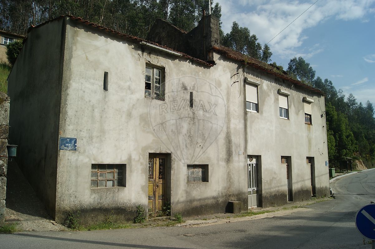 Moradia T7 à venda em Oliveira de Azeméis