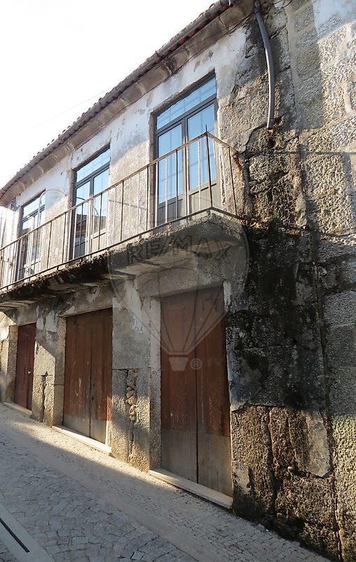 Moradia - Gouviães e Ucanha, Tarouca, Viseu