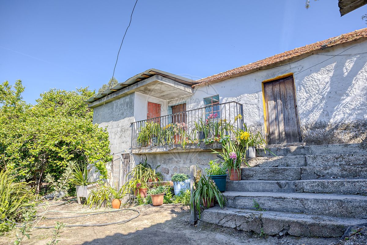 Moradia - Baião (Santa Leocádia) e Mesquinhata, Baião, Porto