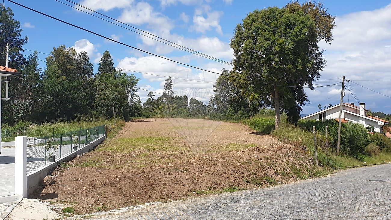 Terreno à venda em Vila Nova de Gaia
