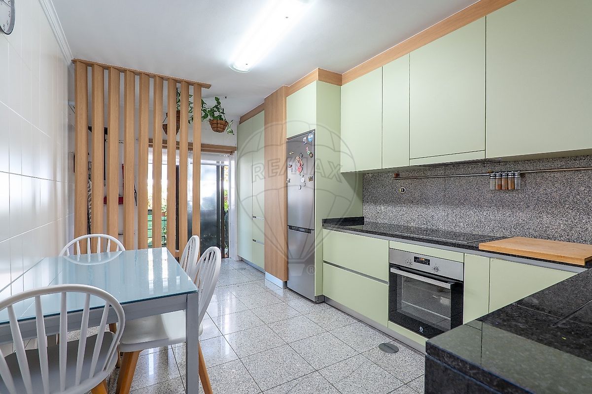 Apartamento T3 à venda em Vila Nova de Gaia