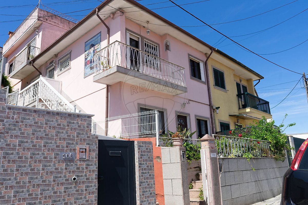 Moradia T4 à venda em Vila Nova de Gaia