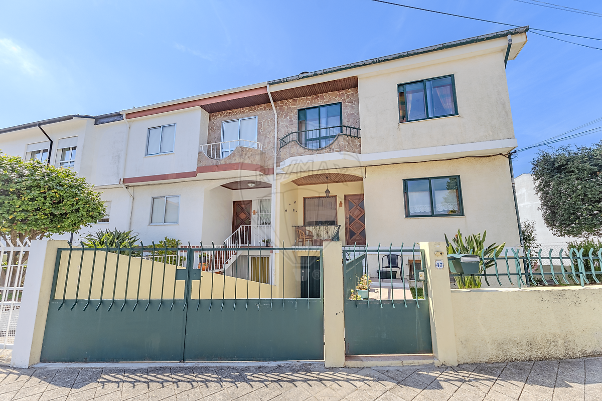 Apartamento T4 à venda em Vila Nova de Gaia