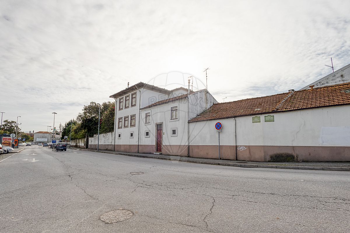 Apartamento T13 à venda em Porto