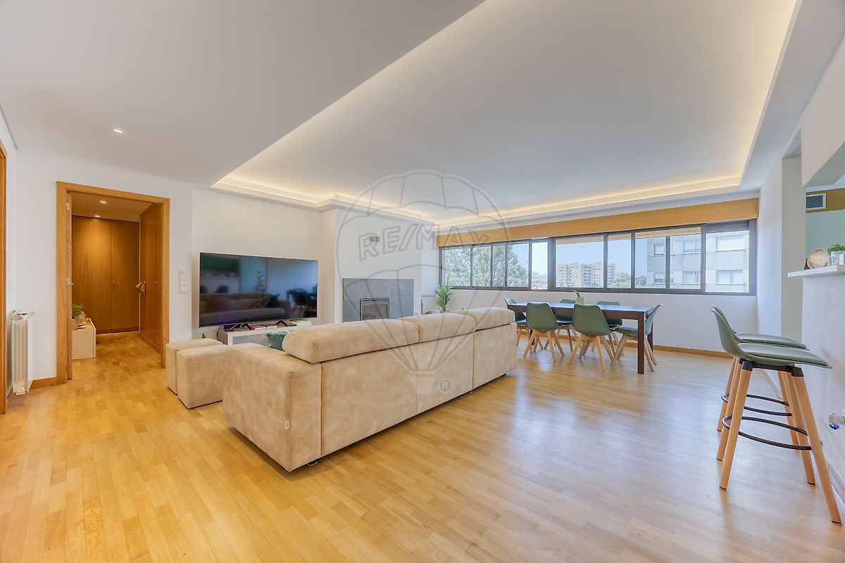 Apartamento T4 à venda em Vila Nova de Gaia