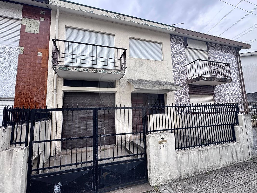 Apartamento T4 à venda em Maia