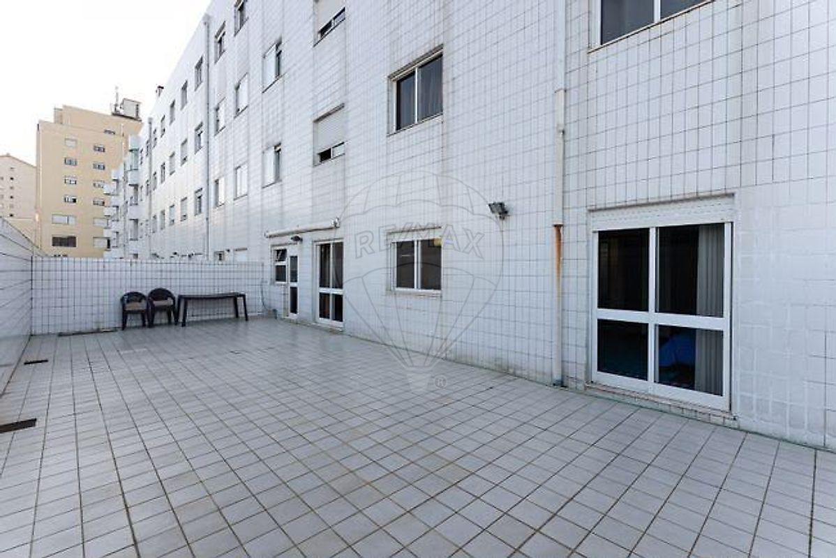 Apartamento T2 à venda em Vila Nova de Gaia