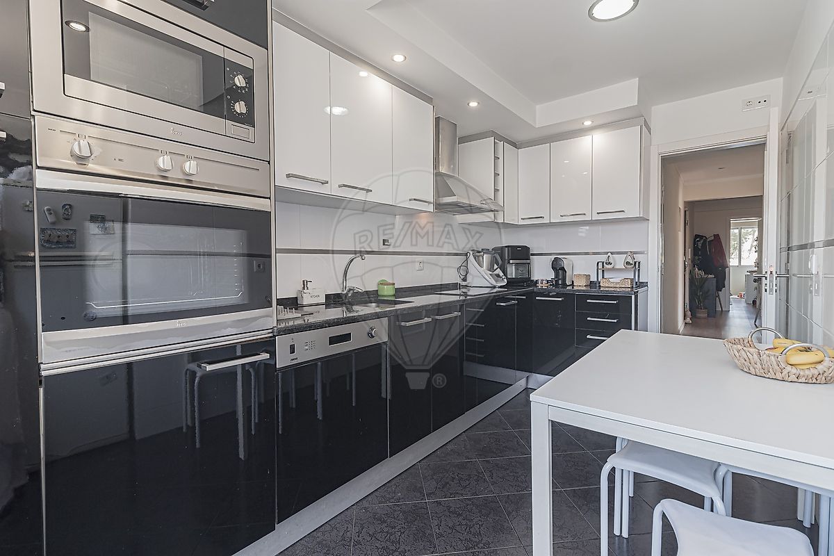 listing 125541040-105 picture-0