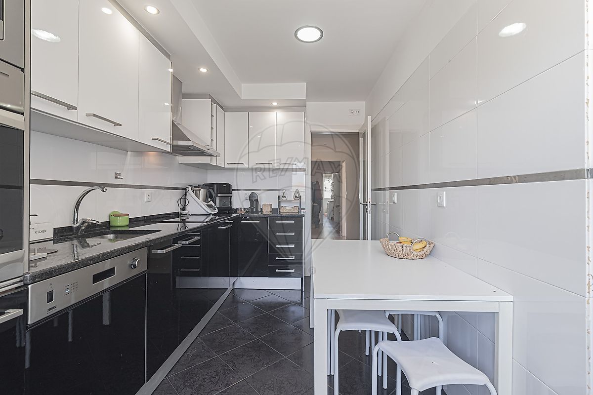 listing 125541040-105 picture-0