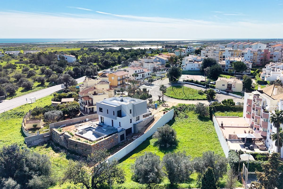 Terreno à venda em Tavira