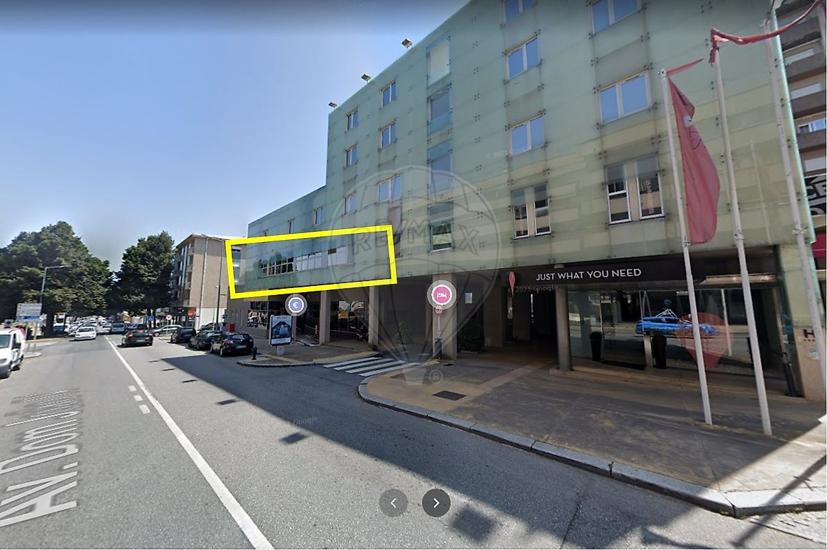 Loja - Oliveira, São Paio e São Sebastião, Guimarães, Braga