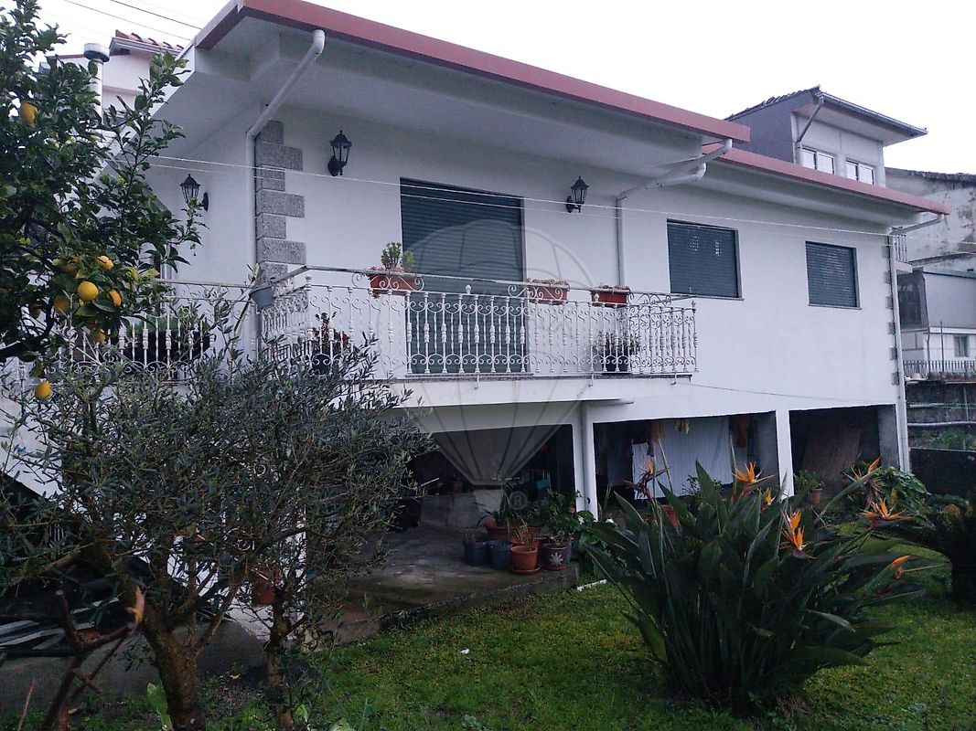 Moradia - Moreira de Cónegos, Guimarães, Braga
