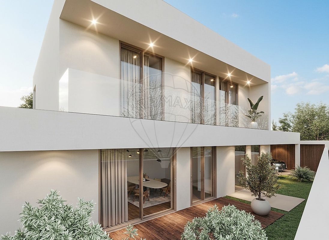 Terreno à venda em Guimarães