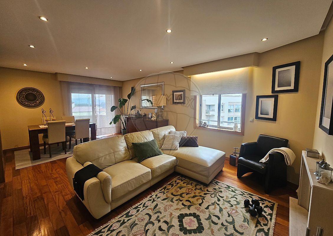 Apartamento T2 à venda em Maia