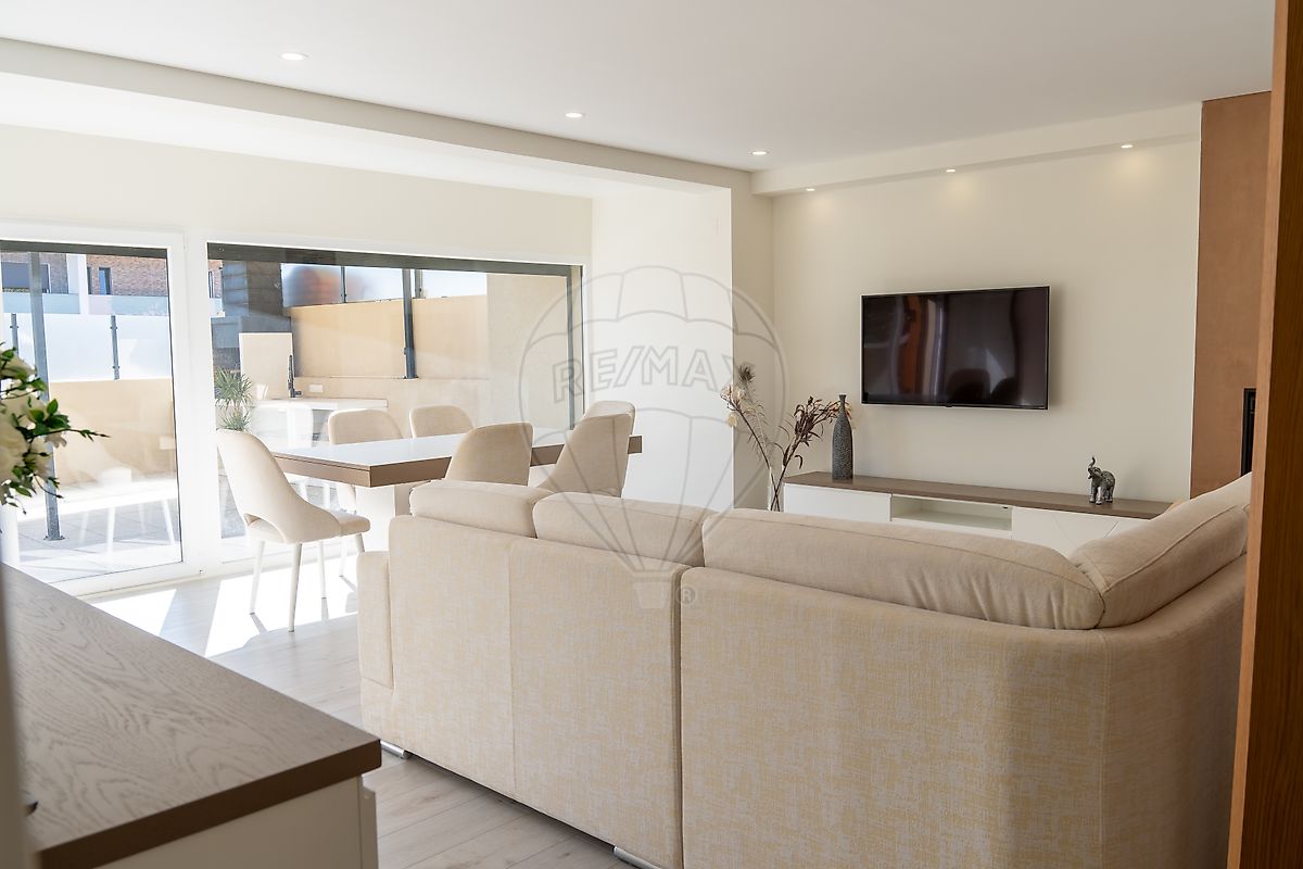 Moradia T4 para venda