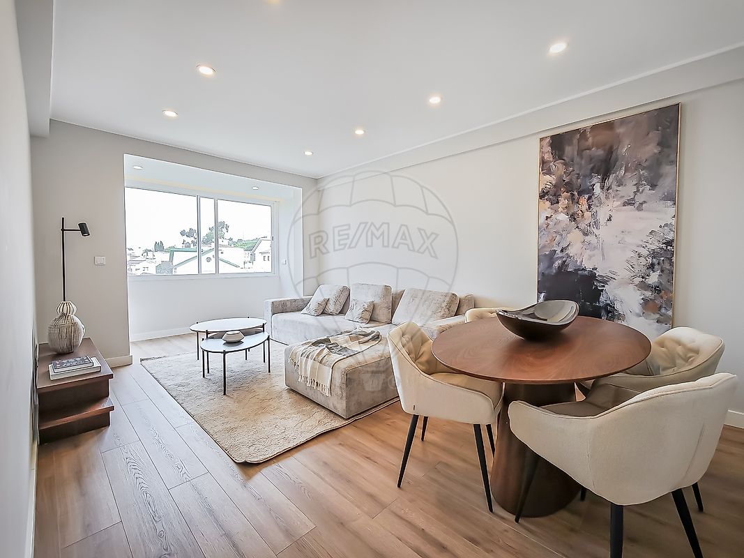 Apartamento T3 à venda em Loures