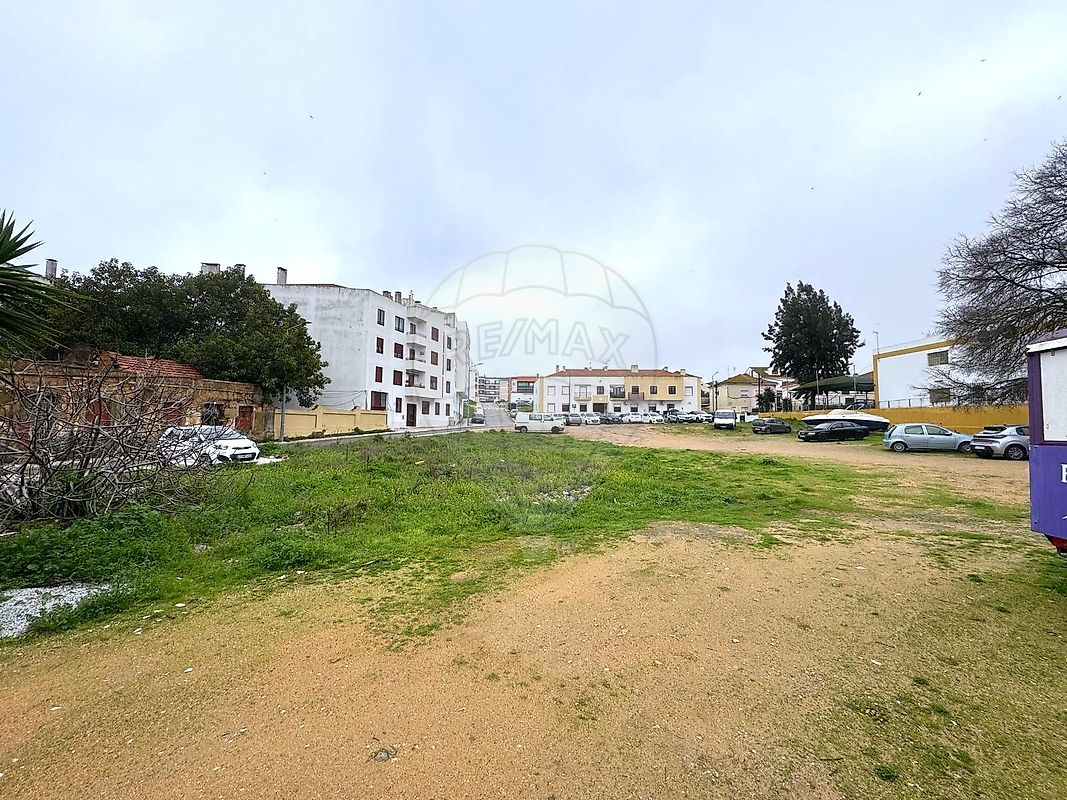 Terreno à venda em Setúbal