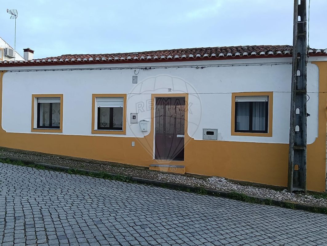 Moradia - Póvoa de São Miguel, Moura, Beja