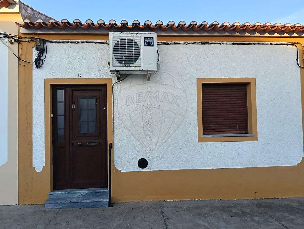 Moradia T2 à venda em Moura