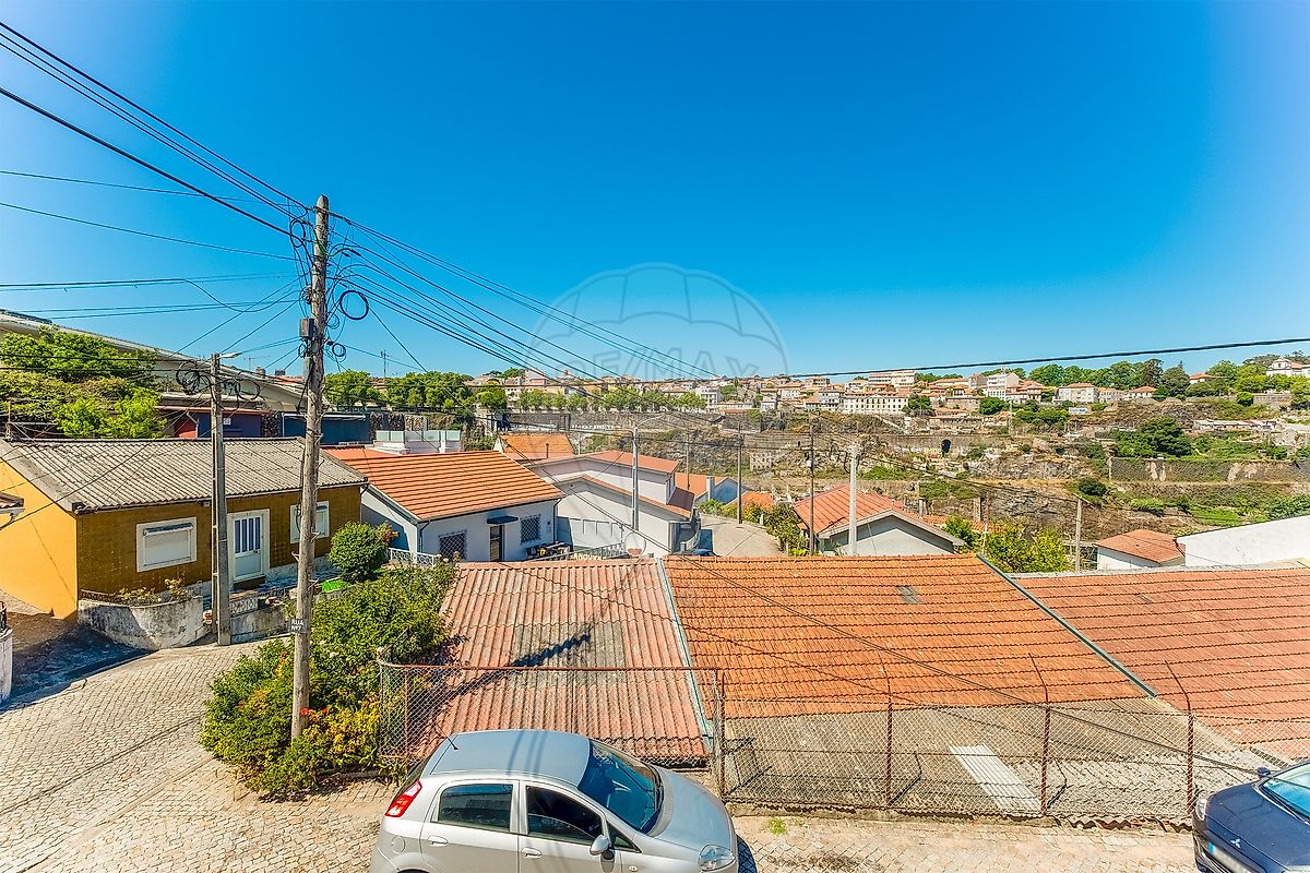 listing 125601096-75 picture-0