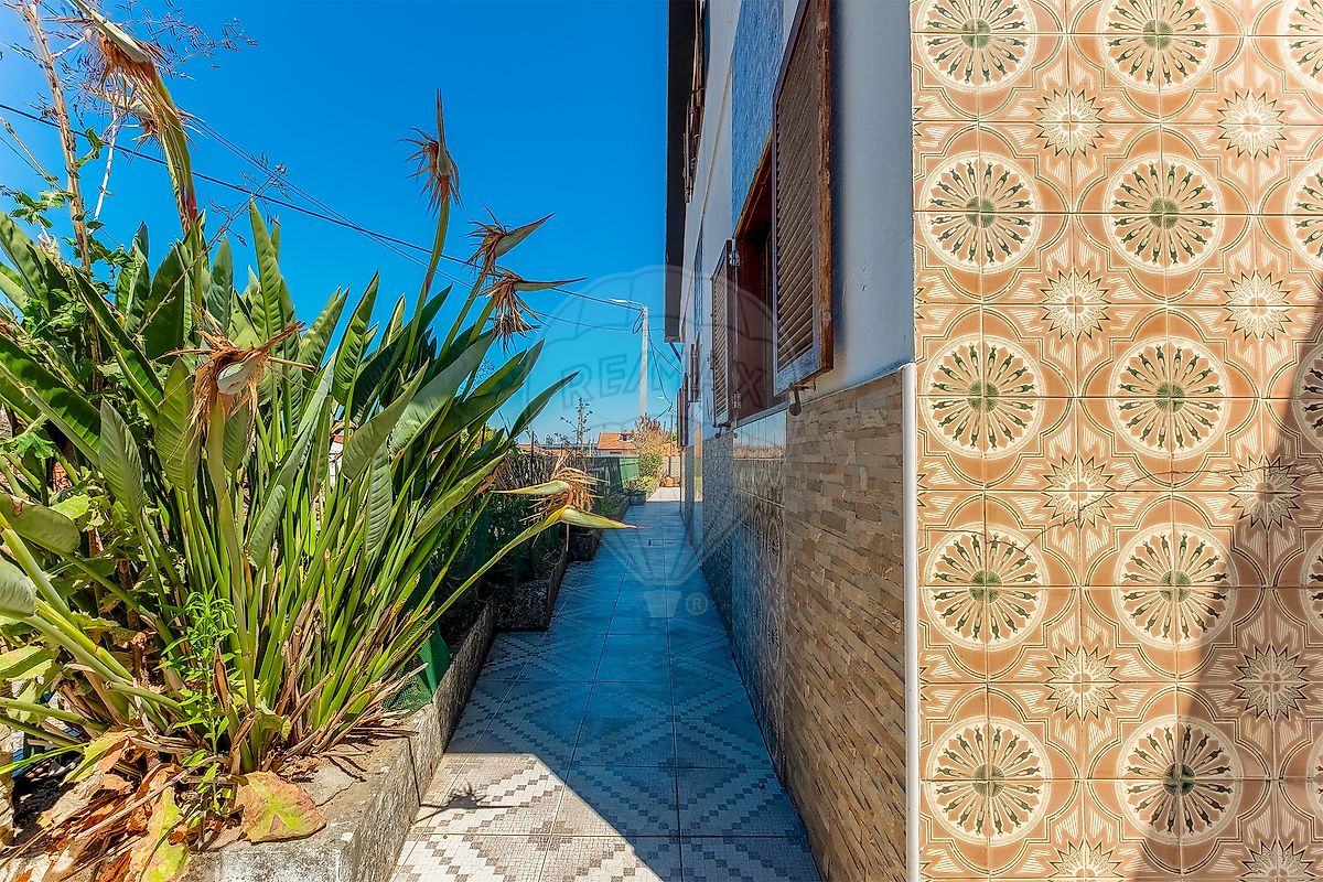 listing 125601096-75 picture-0