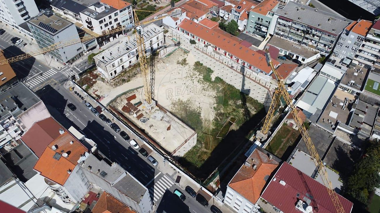 Terreno à venda em Porto