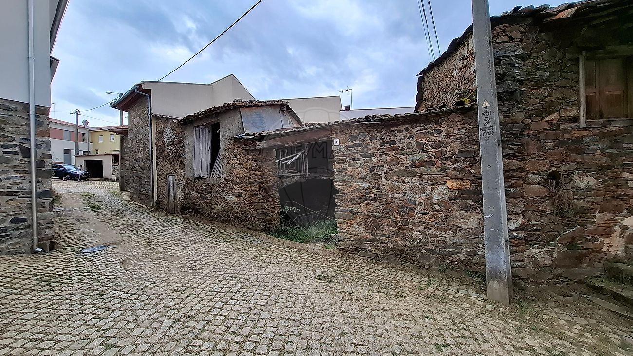 Moradia T3 à venda em São Pedro de Sarracenos, Bragança — foto 2