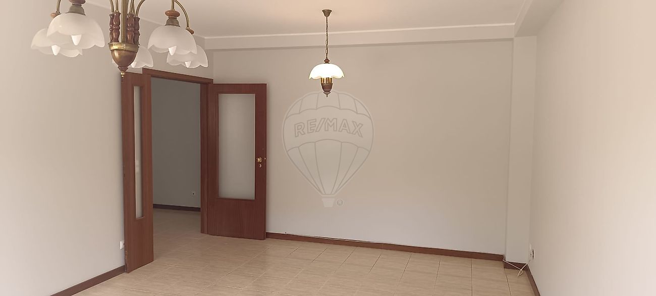 Apartamento T2 à venda em Maia