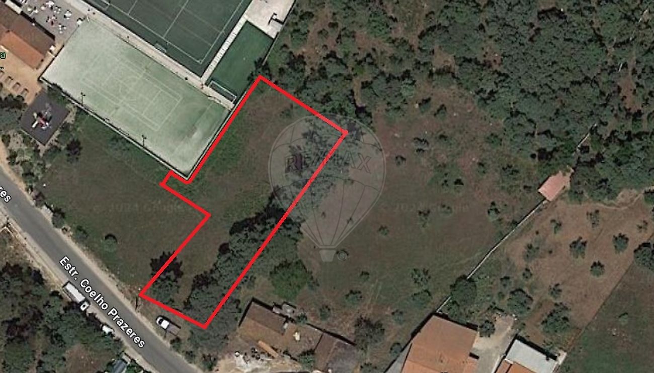 Land for sale in Ourém, Portugal — €107,000