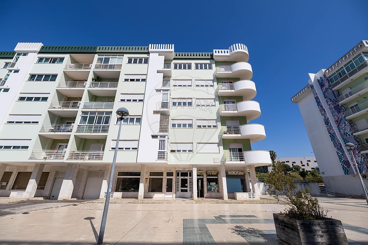 Apartamento T2 à venda em Amadora