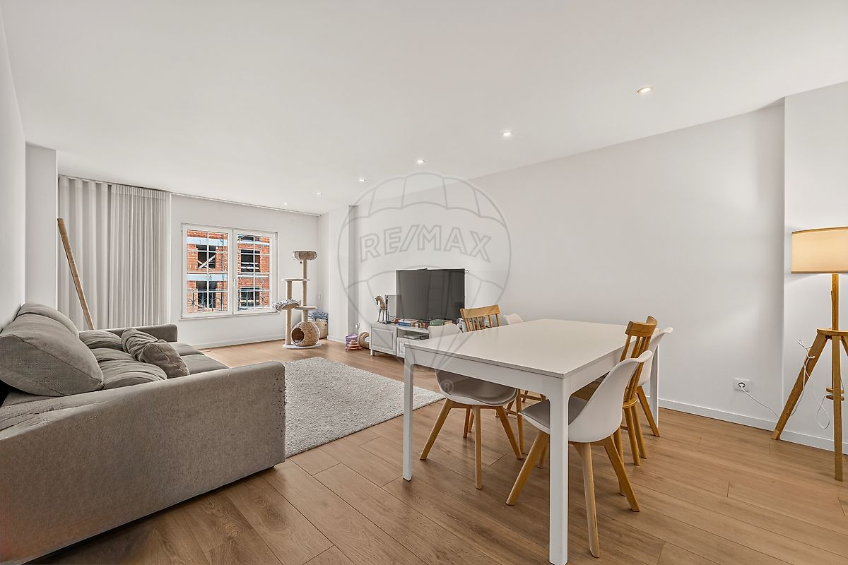 Apartamento T2 à venda em Amadora