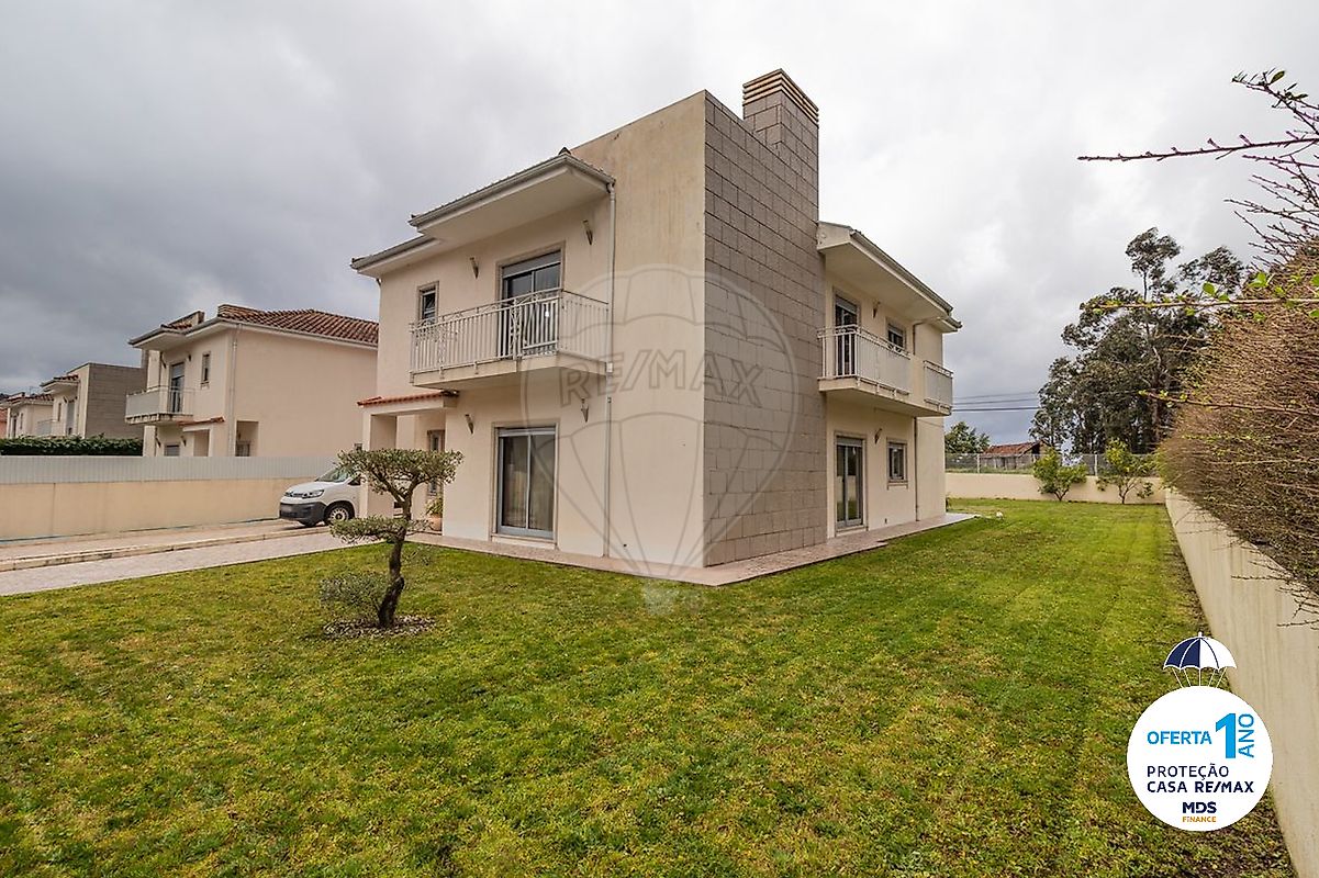 Moradia T4 para venda