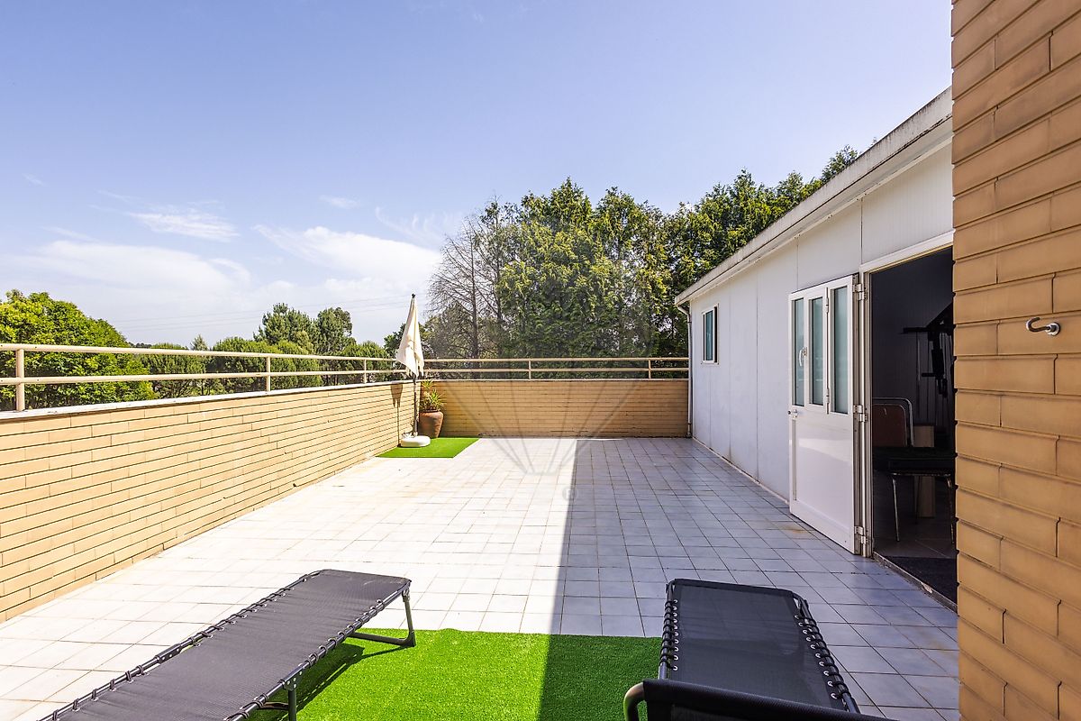 Apartamento T2 à venda em Paredes