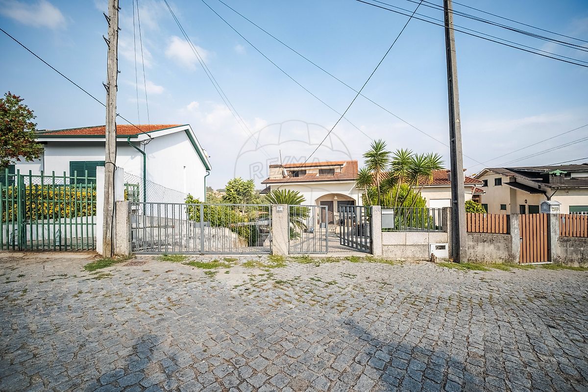 Apartamento T2 à venda em Paredes