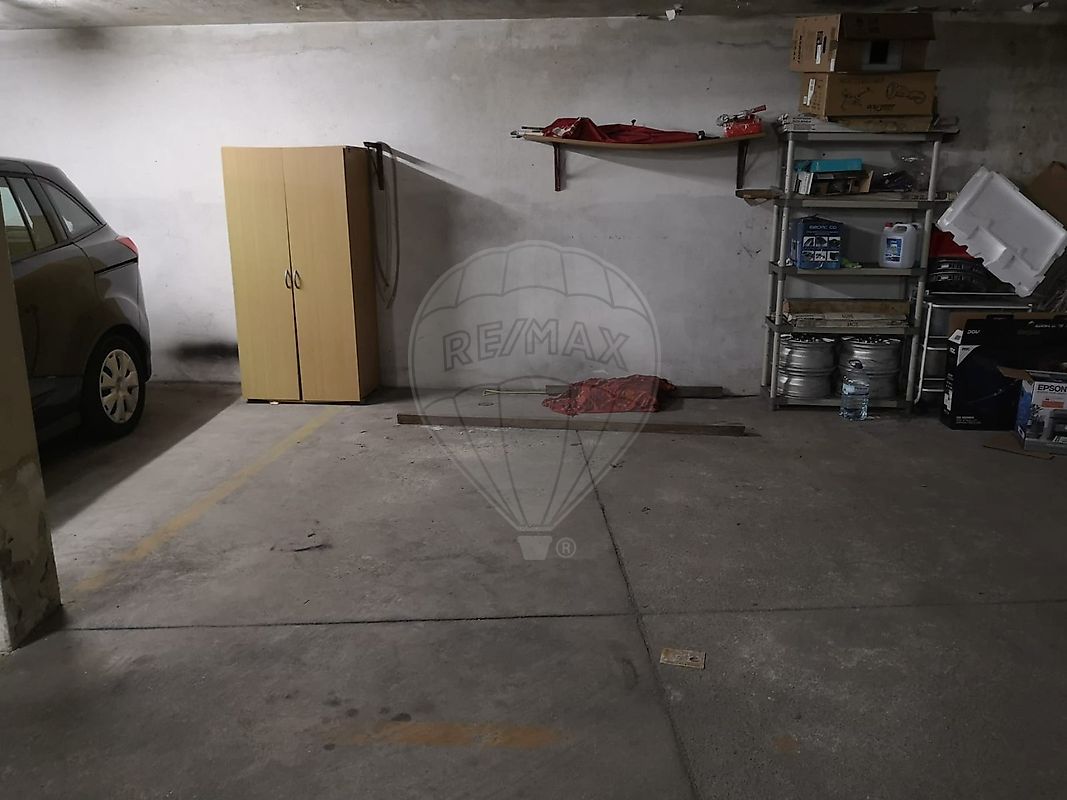 Garagem à venda em Gondomar
