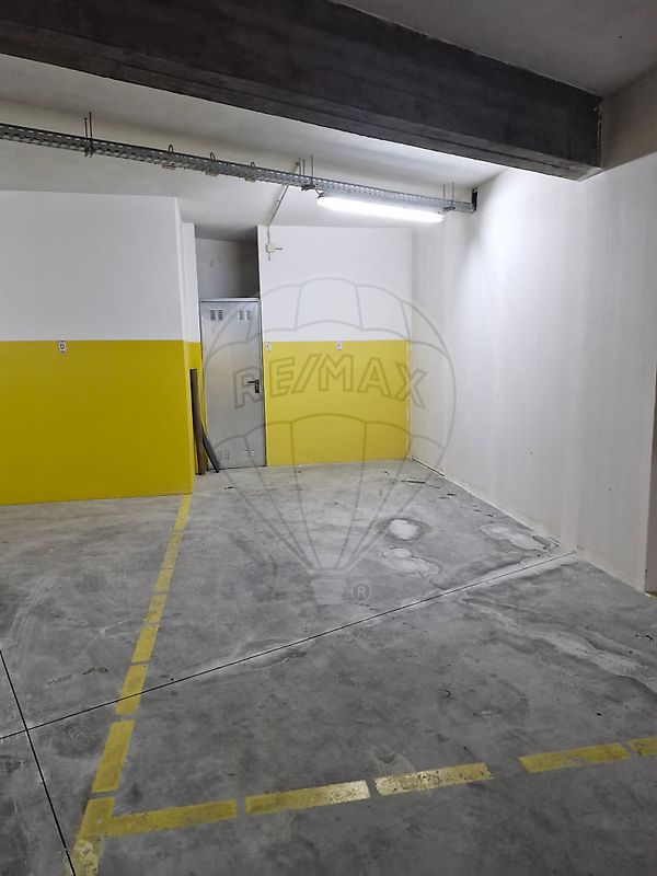 Garagem à venda em Gondomar