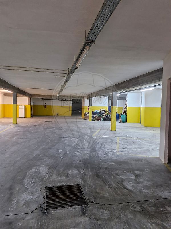 Garagem à venda em Gondomar