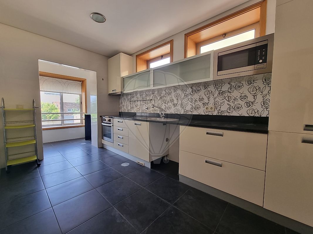 listing 125631110-25 picture-0