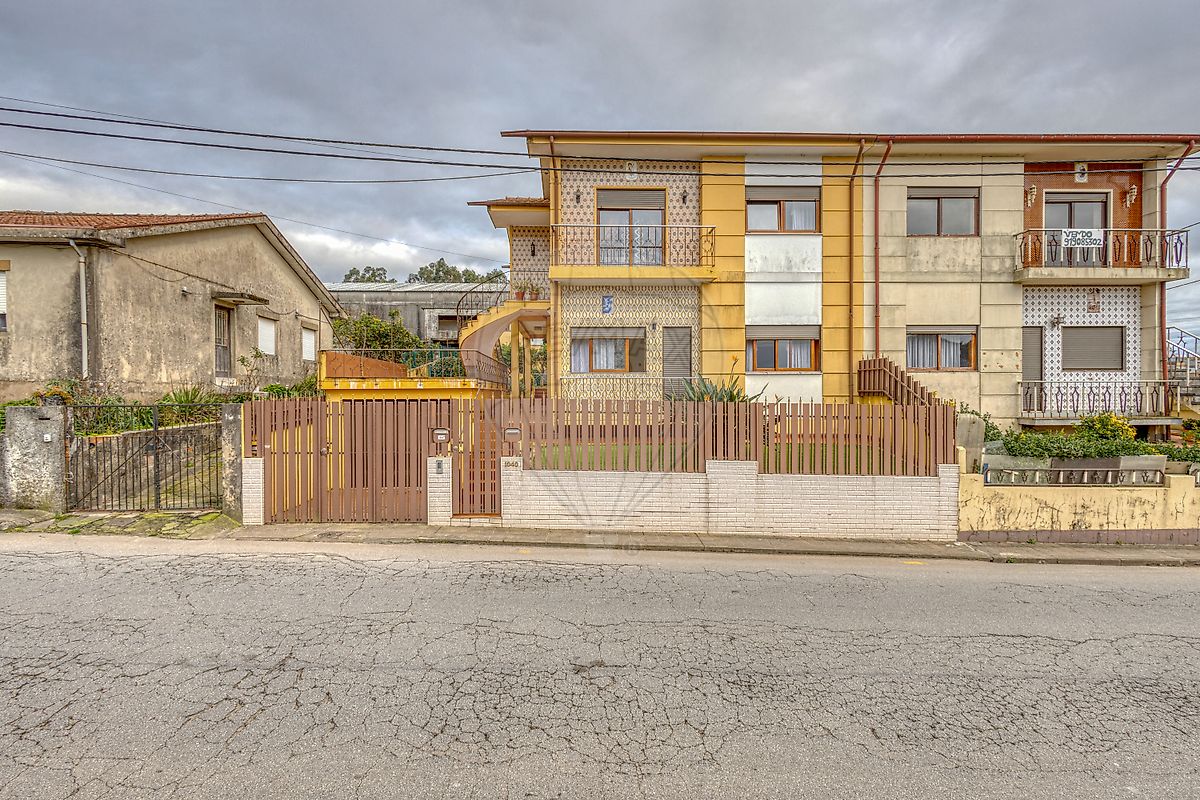 Moradia T4 para venda