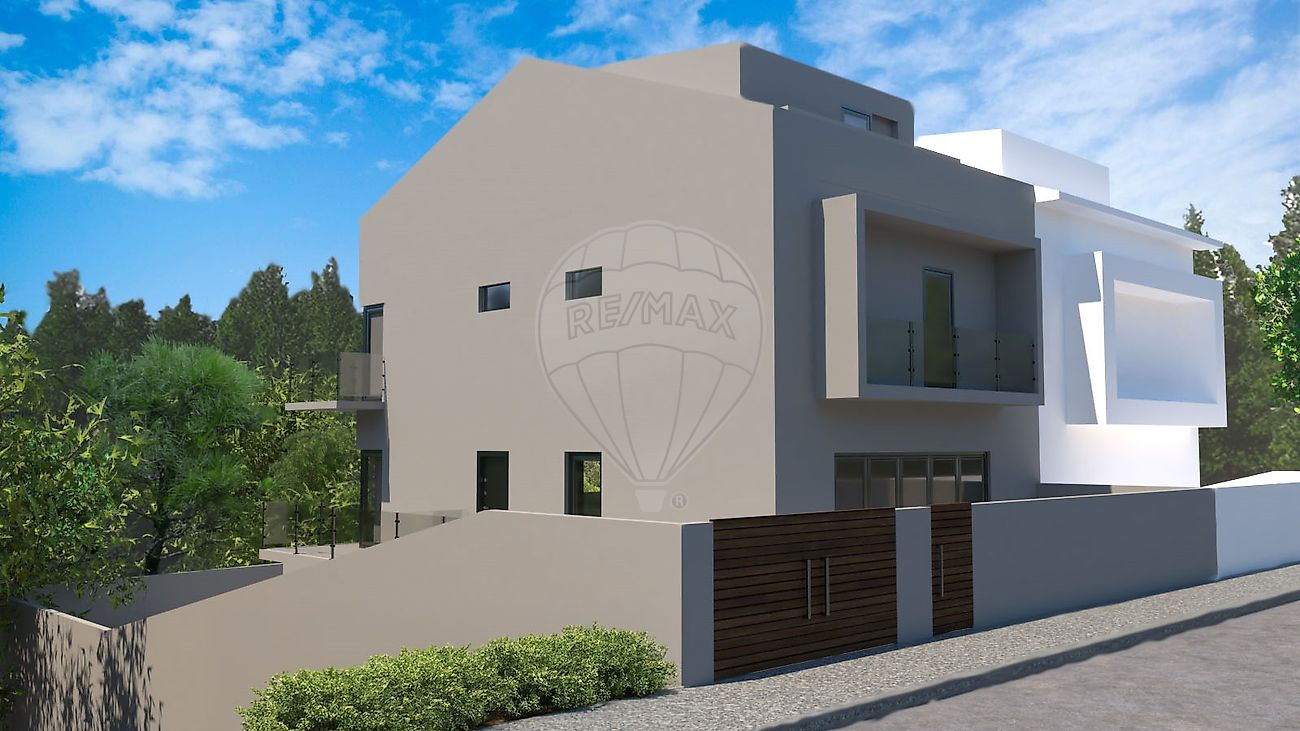 Moradia T4 para venda