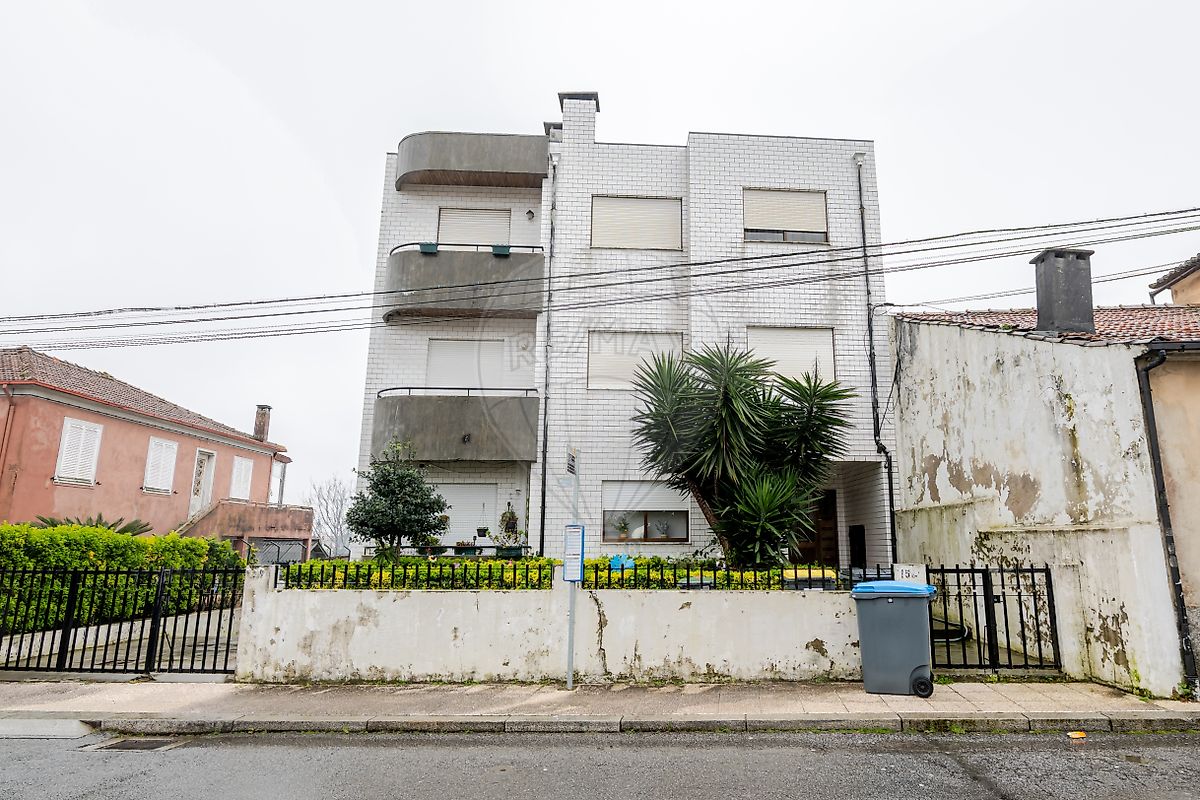 Apartamento T2 à venda em Maia