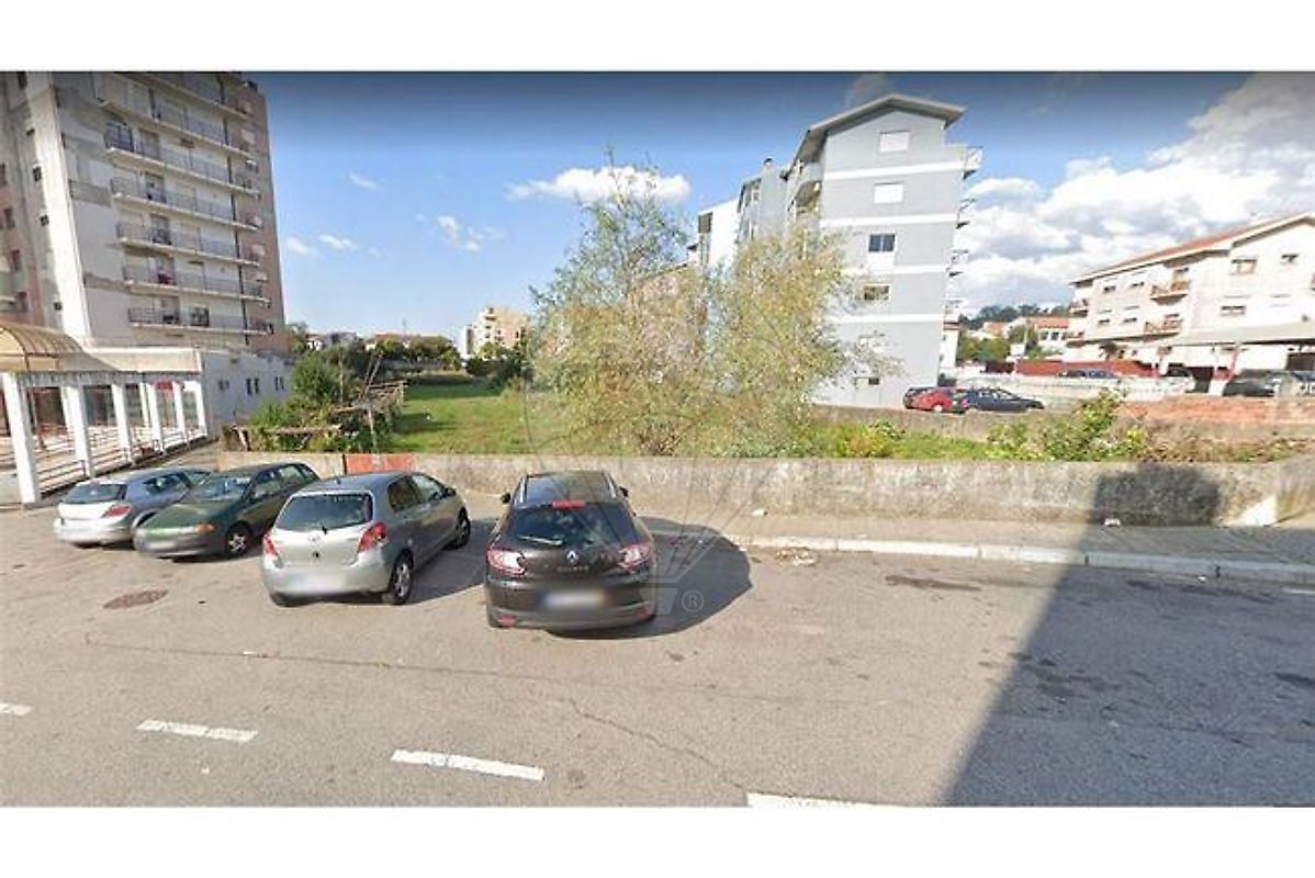 Terreno à venda em Gondomar